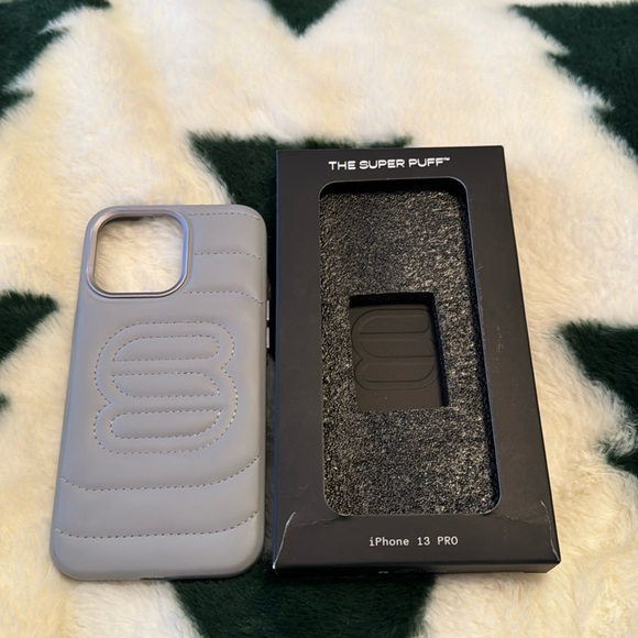 iPhone 13 Pro Aritzia super puff case - Picture 1 of 4